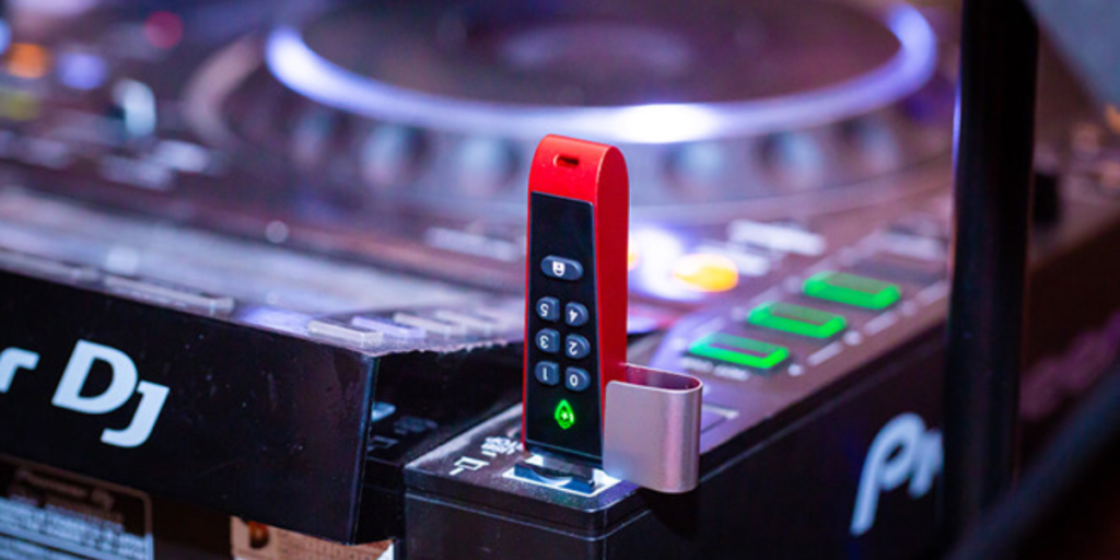 how to choose your USB for DJing? Grooved Gear